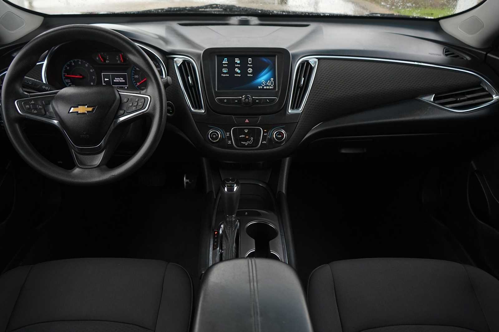 Thumbnail: 2018 Chevrolet Malibu - 9