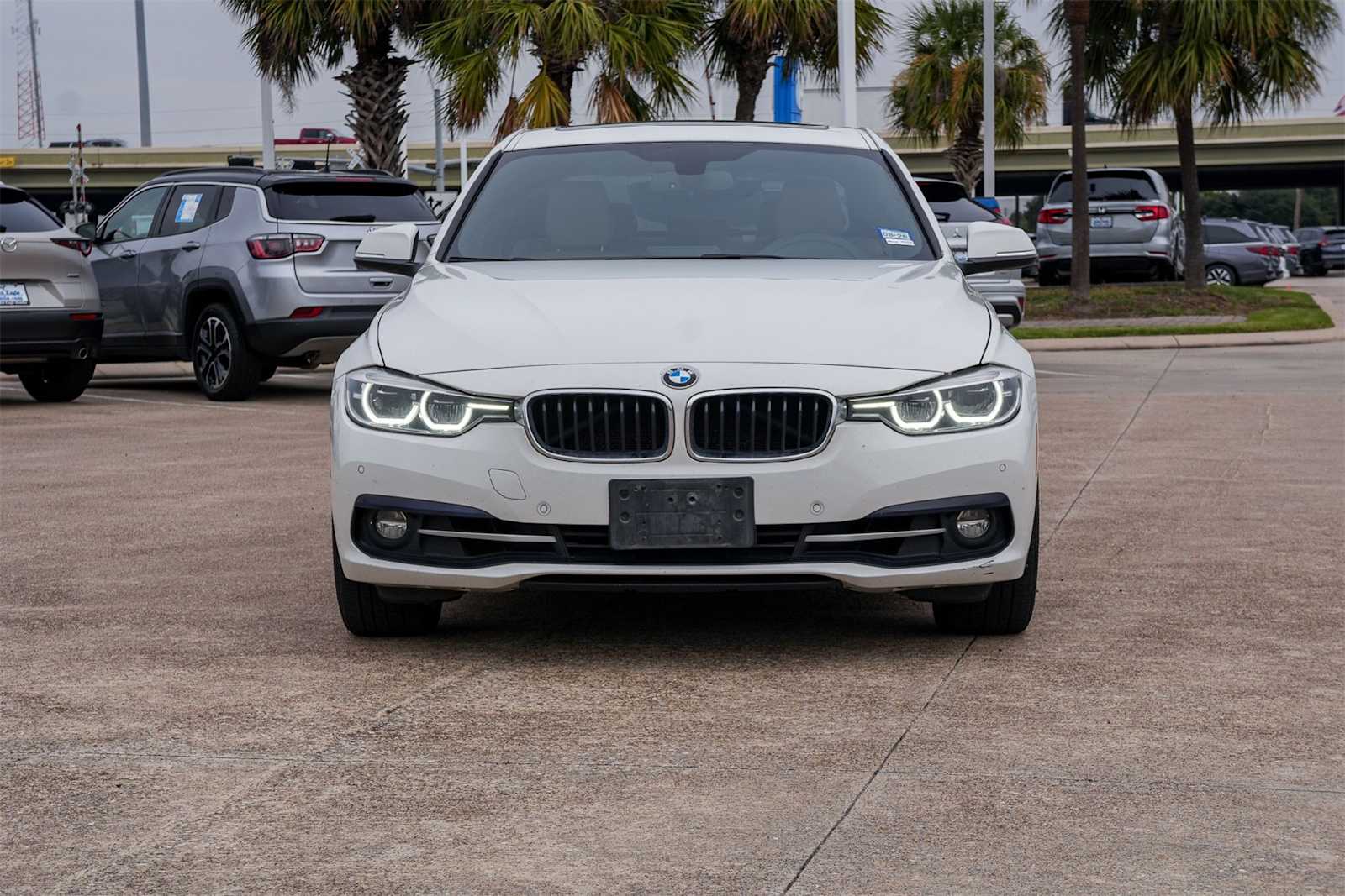 Thumbnail: 2017 BMW 3 Series - 6