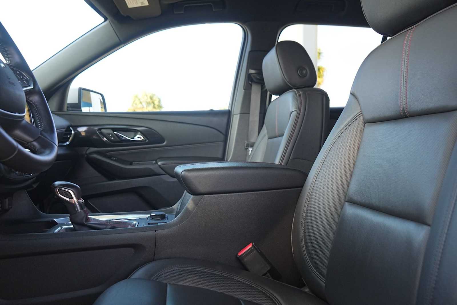 Thumbnail: 2022 Chevrolet Traverse - 11