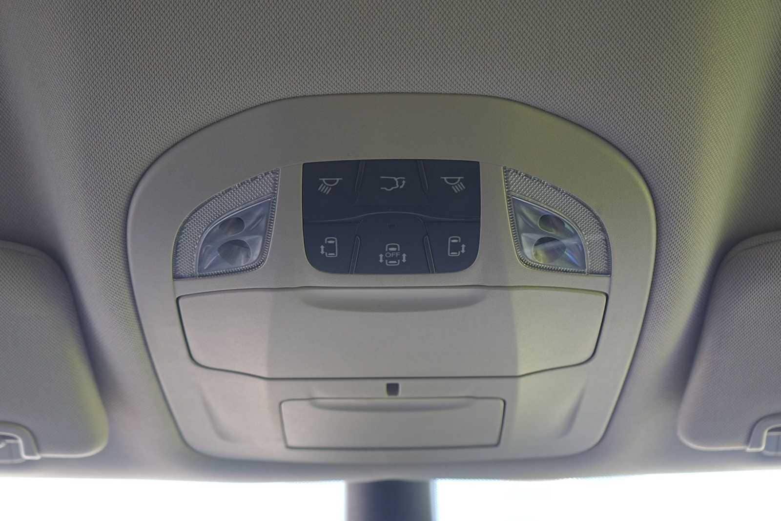 Thumbnail: 2024 Chrysler Pacifica - 23