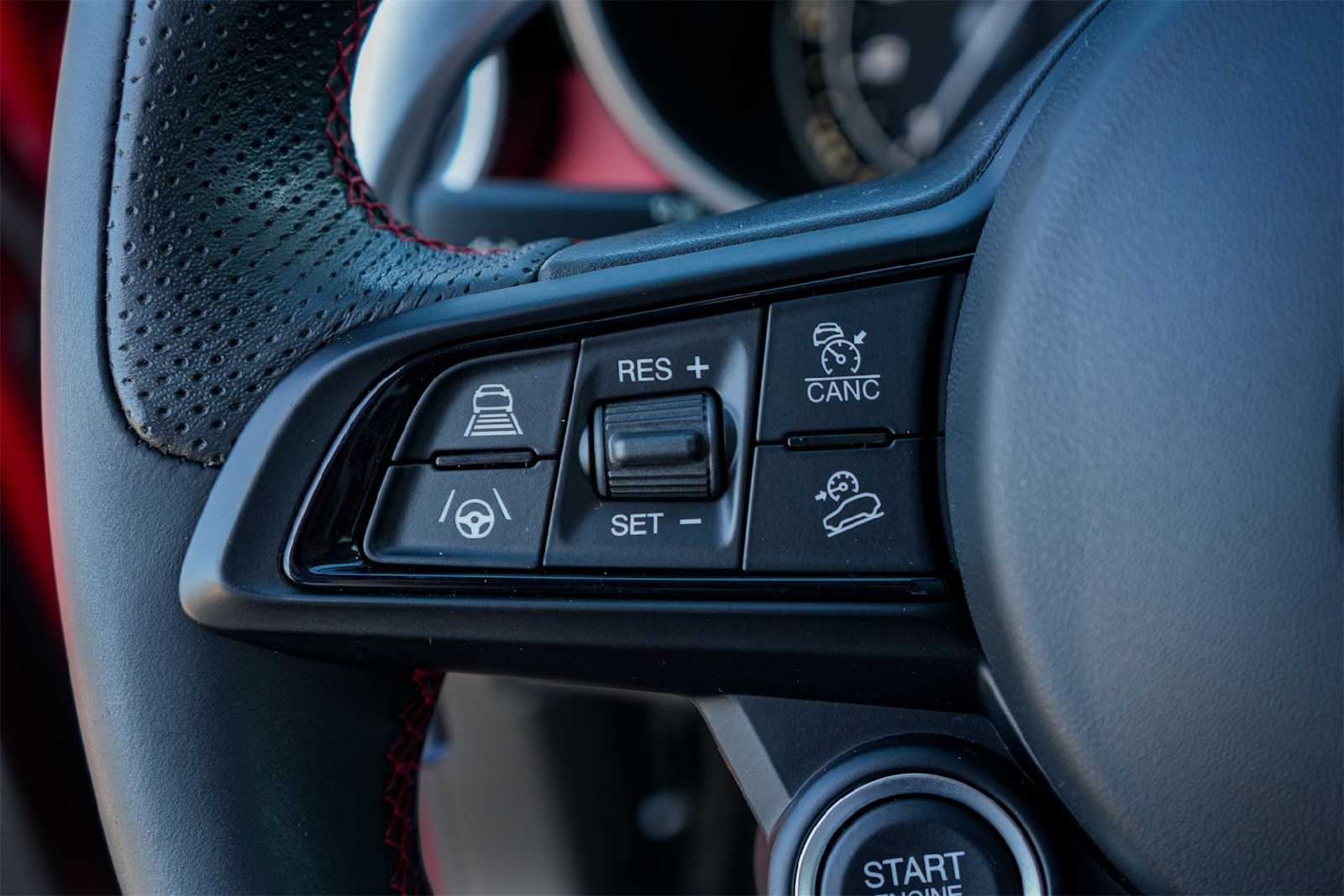 Thumbnail: 2021 Alfa Romeo Stelvio - 25