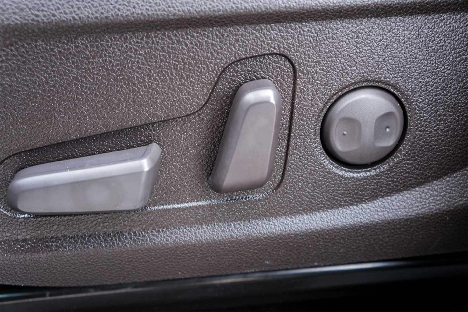 Thumbnail: 2020 Hyundai Santa Fe - 21