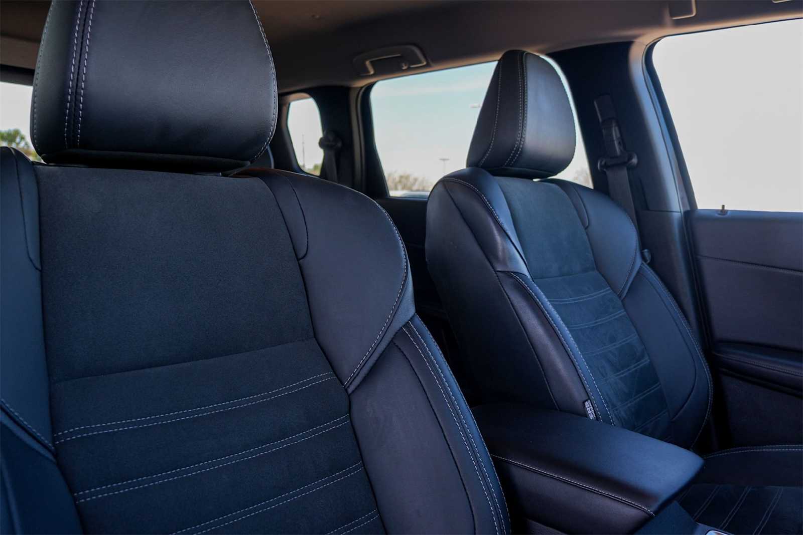 Thumbnail: 2024 Mitsubishi Outlander - 14