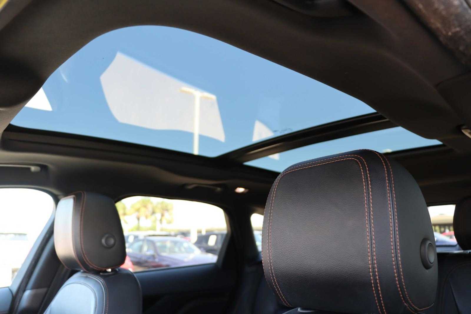 Thumbnail: 2018 Jaguar F-Pace - 23