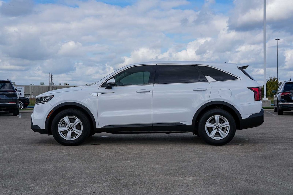 Used 2023 Kia Sorento LX SUV