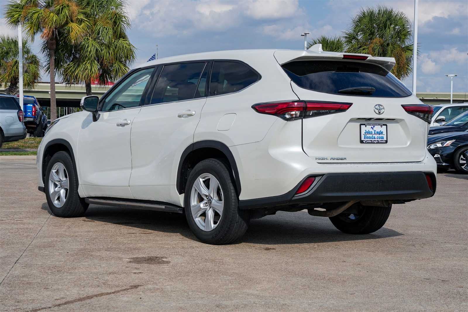 Thumbnail: 2021 Toyota Highlander - 4