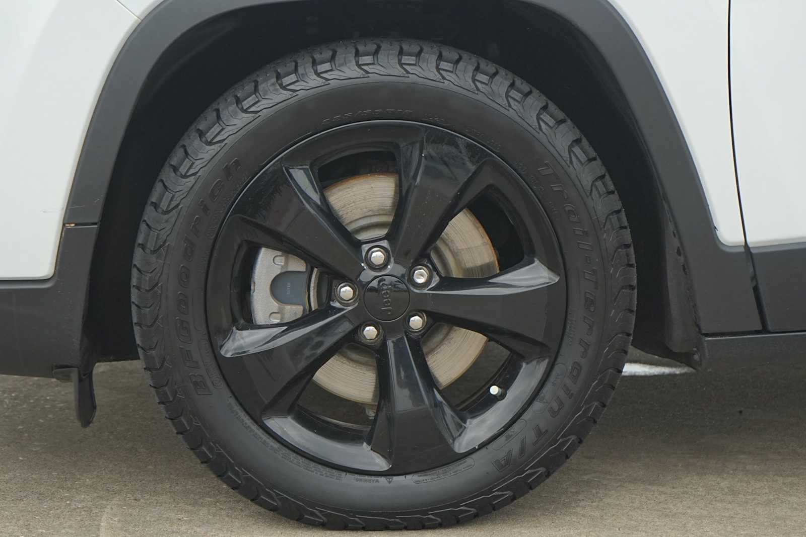 Thumbnail: 2021 Jeep Cherokee - 6