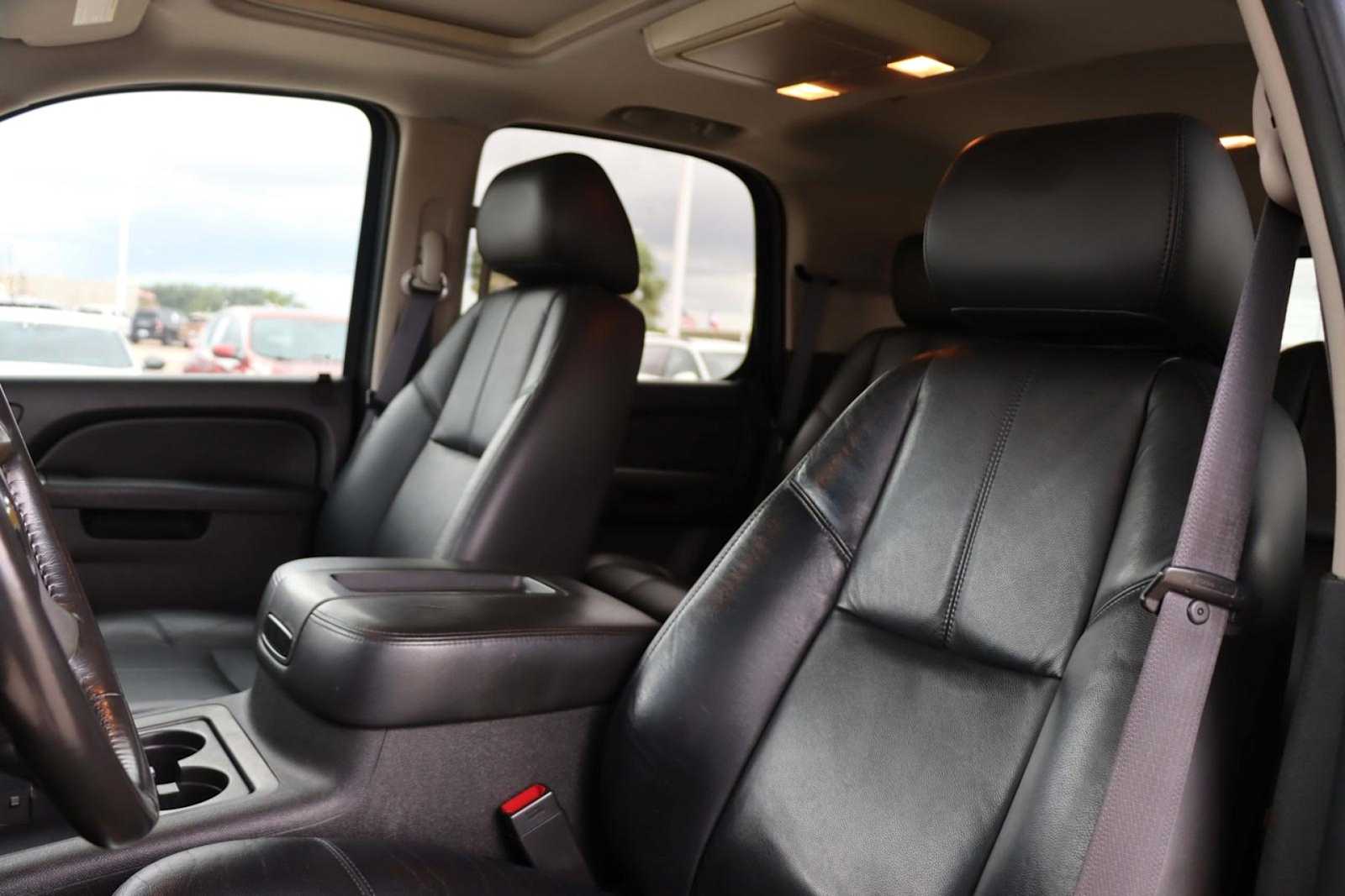 Thumbnail: 2011 Chevrolet Tahoe - 11