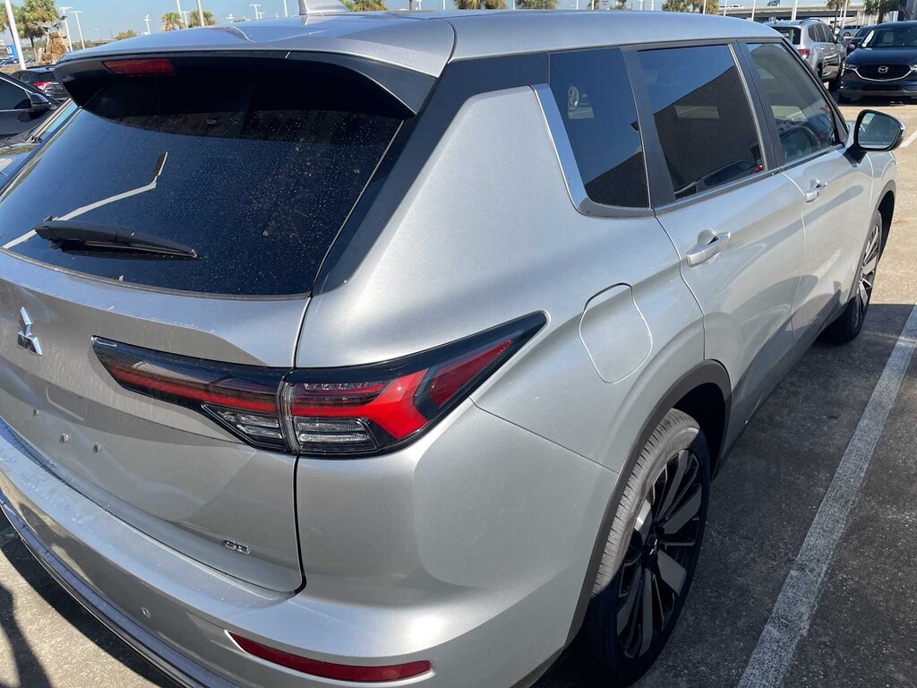 Used 2025 Mitsubishi Outlander SE SUV