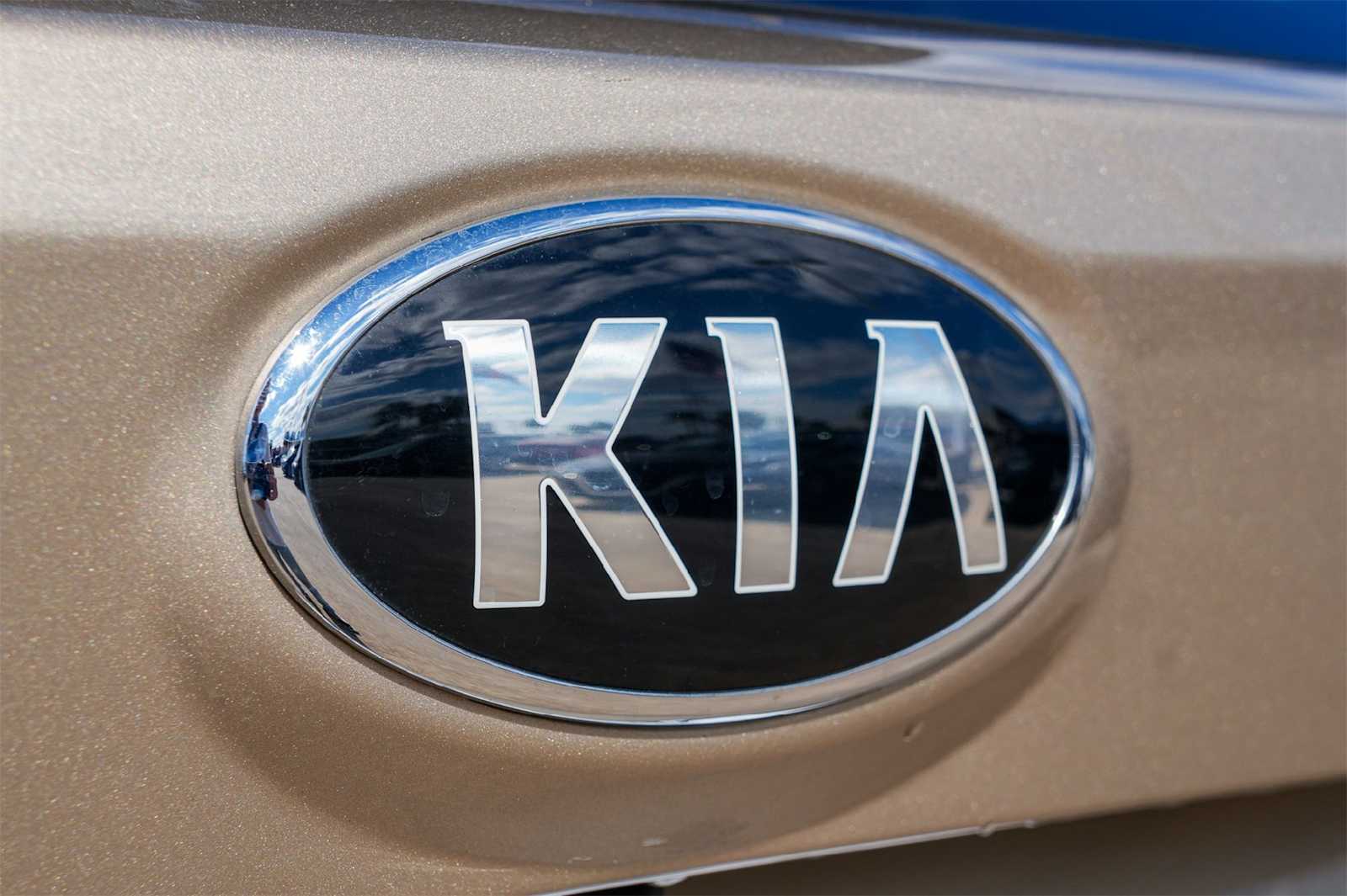 Thumbnail: 2021 Kia Sorento - 16