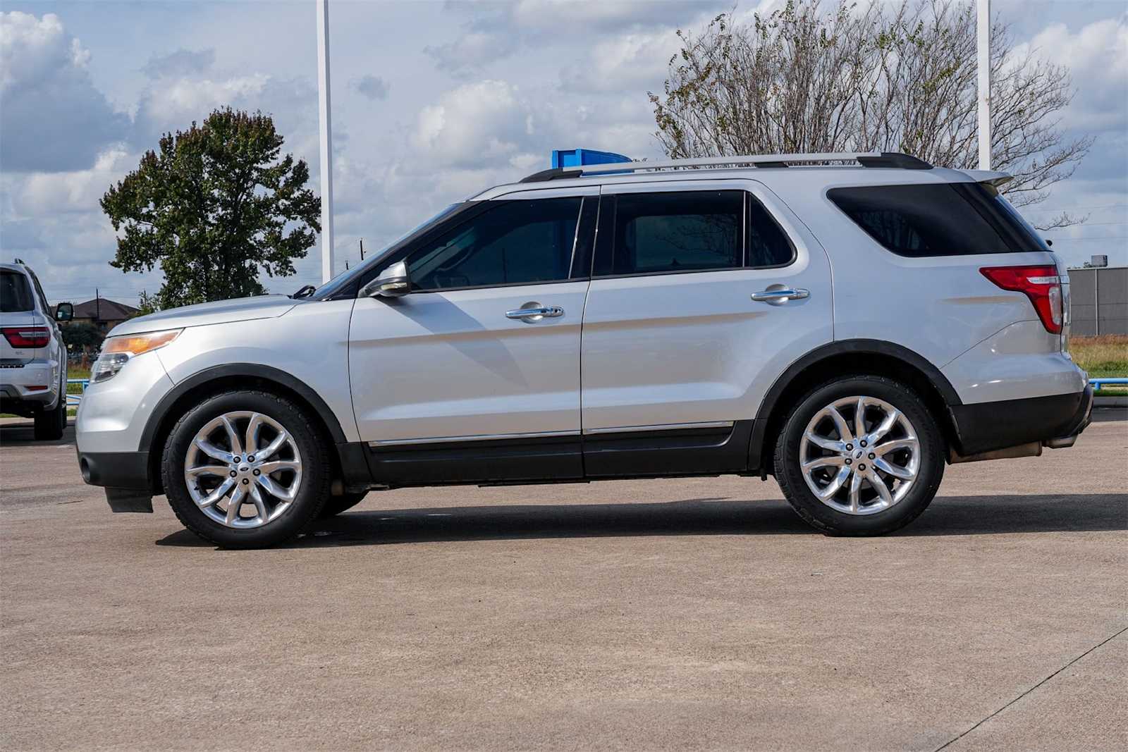 Thumbnail: 2012 Ford Explorer - 3