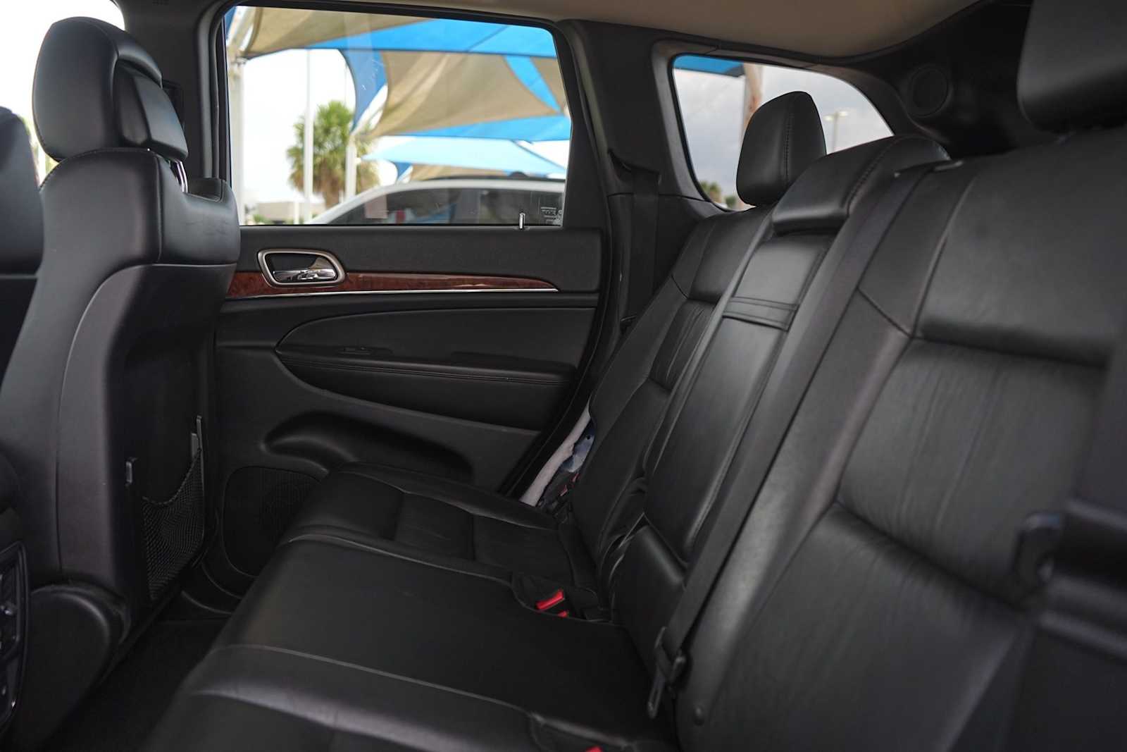 Thumbnail: 2013 Jeep Grand Cherokee - 14