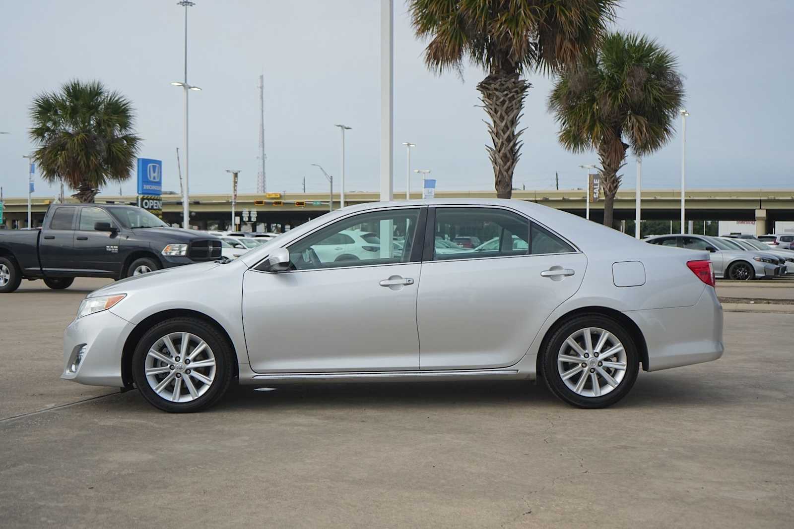 Thumbnail: 2012 Toyota Camry - 3