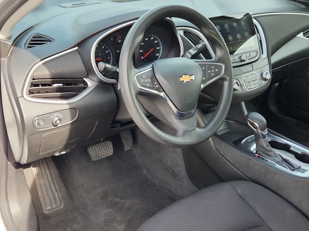 Thumbnail: 2024 Chevrolet Malibu - 10
