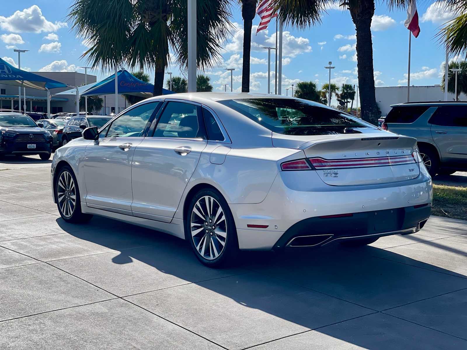 2019 Lincoln MKZ Reserve photo 2