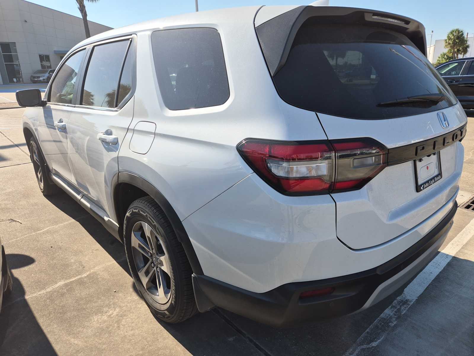 2025 Honda Pilot EX-L photo 2