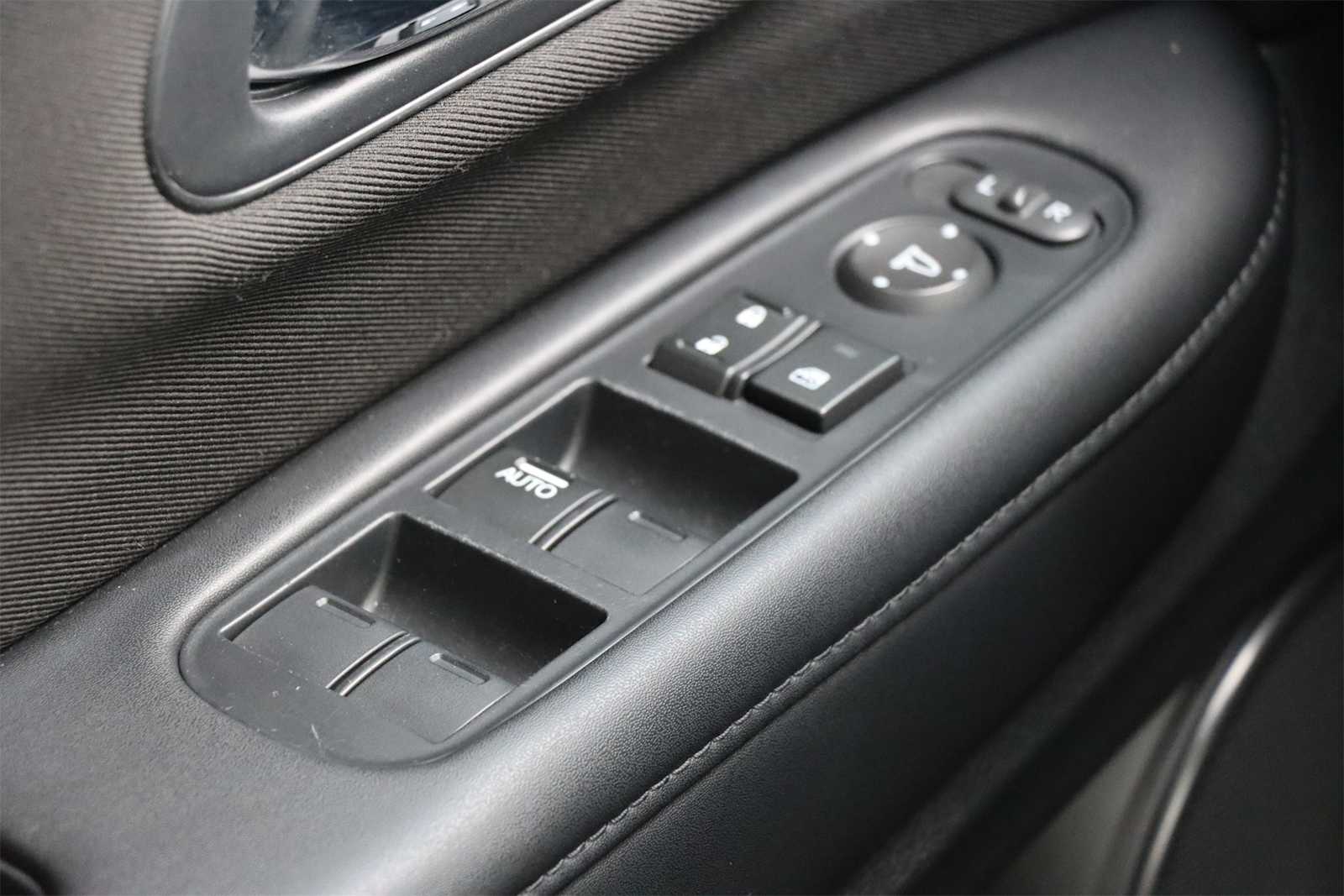 Thumbnail: 2016 Honda HR-V - 19