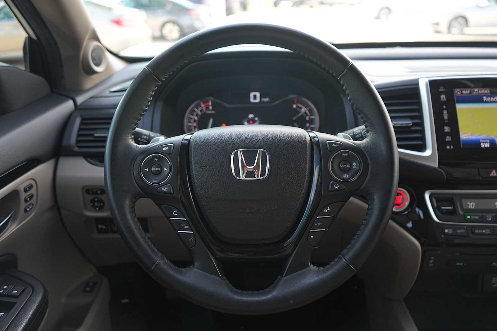 Thumbnail: 2017 Honda Pilot - 16