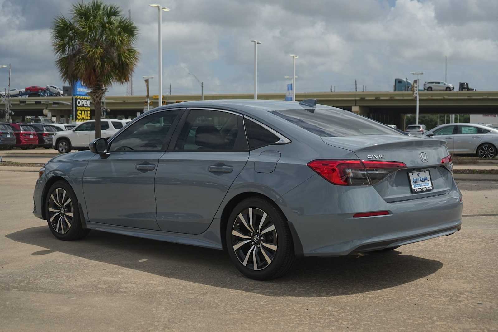 Thumbnail: 2024 Honda Civic - 3
