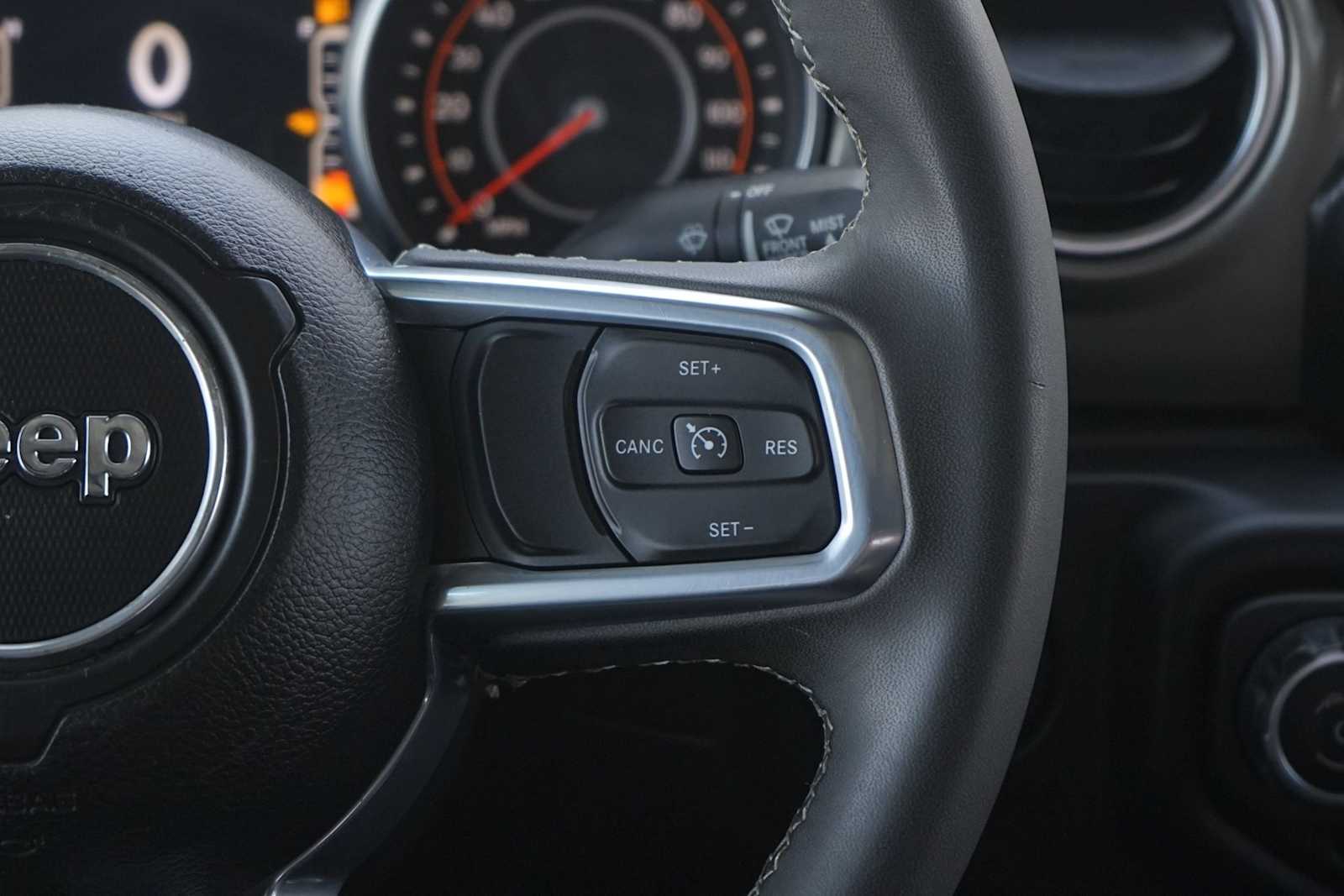 Thumbnail: 2023 Jeep Gladiator - 18