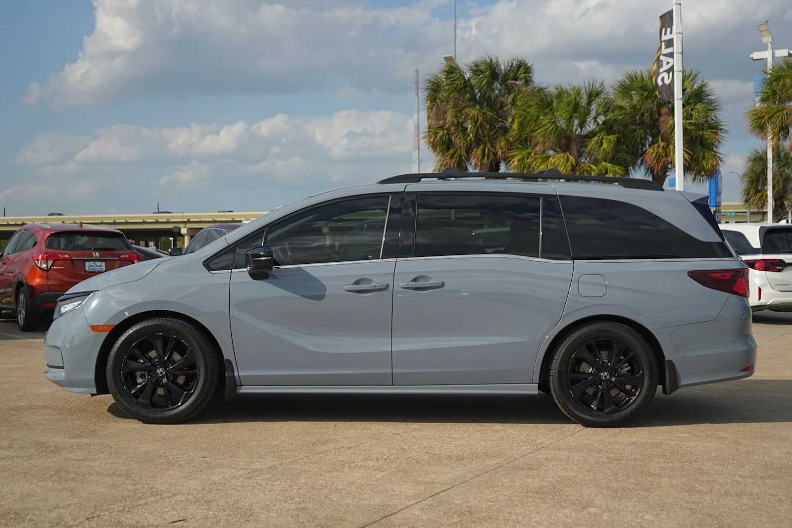 Thumbnail: 2023 Honda Odyssey - 3