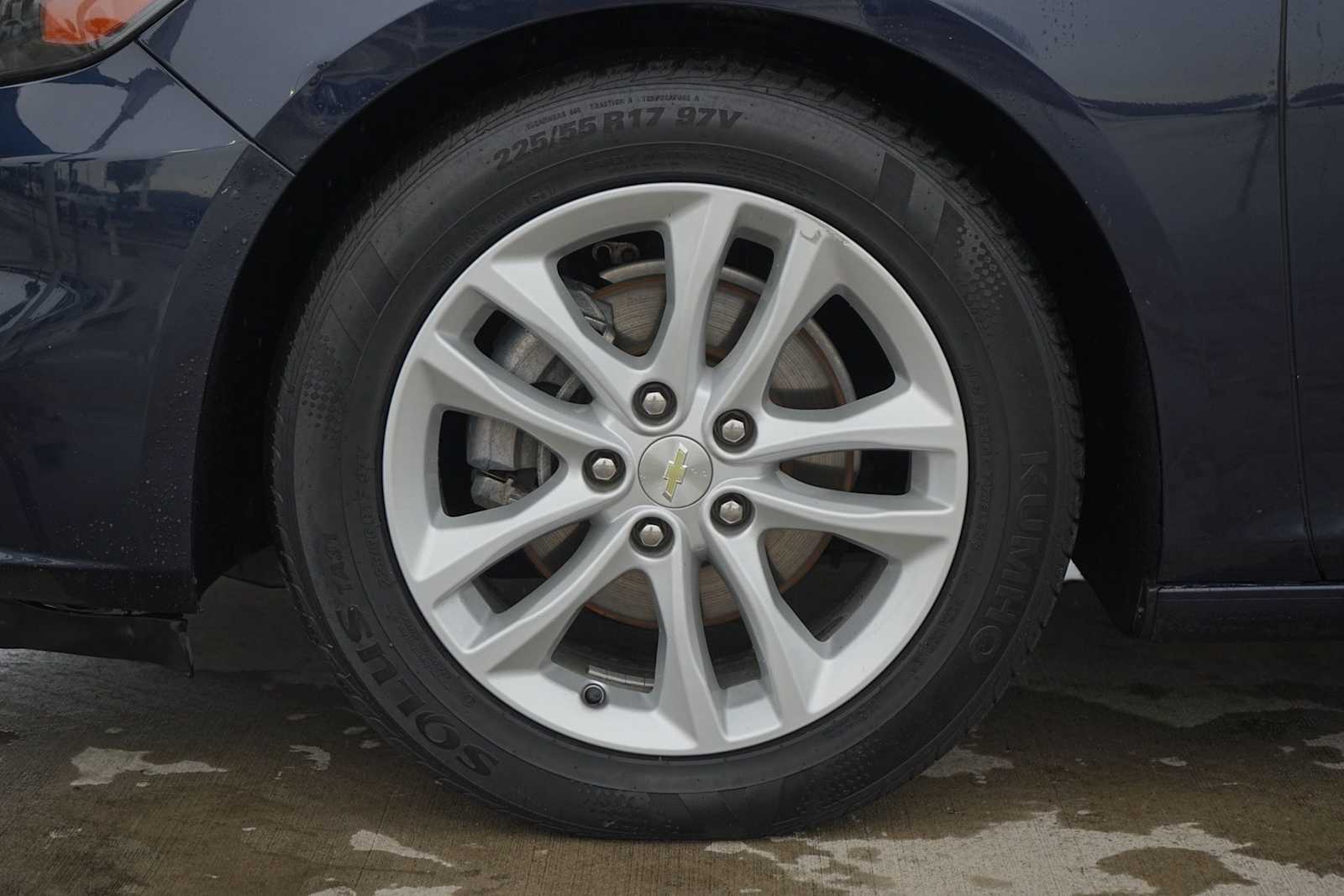Thumbnail: 2018 Chevrolet Malibu - 6