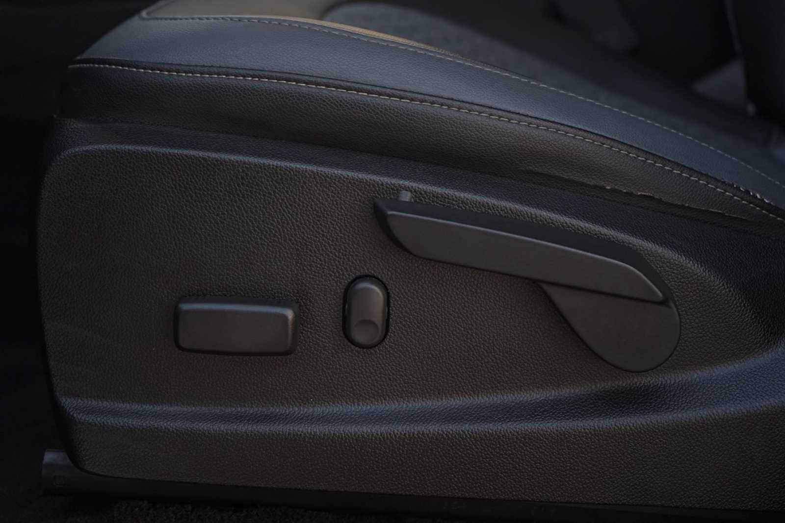 Thumbnail: 2016 Chevrolet Colorado - 12