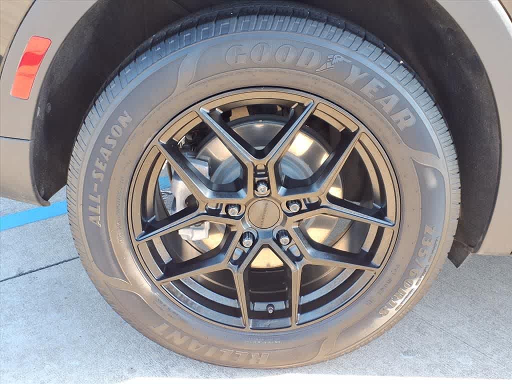 Thumbnail: 2022 Buick Envision - 3