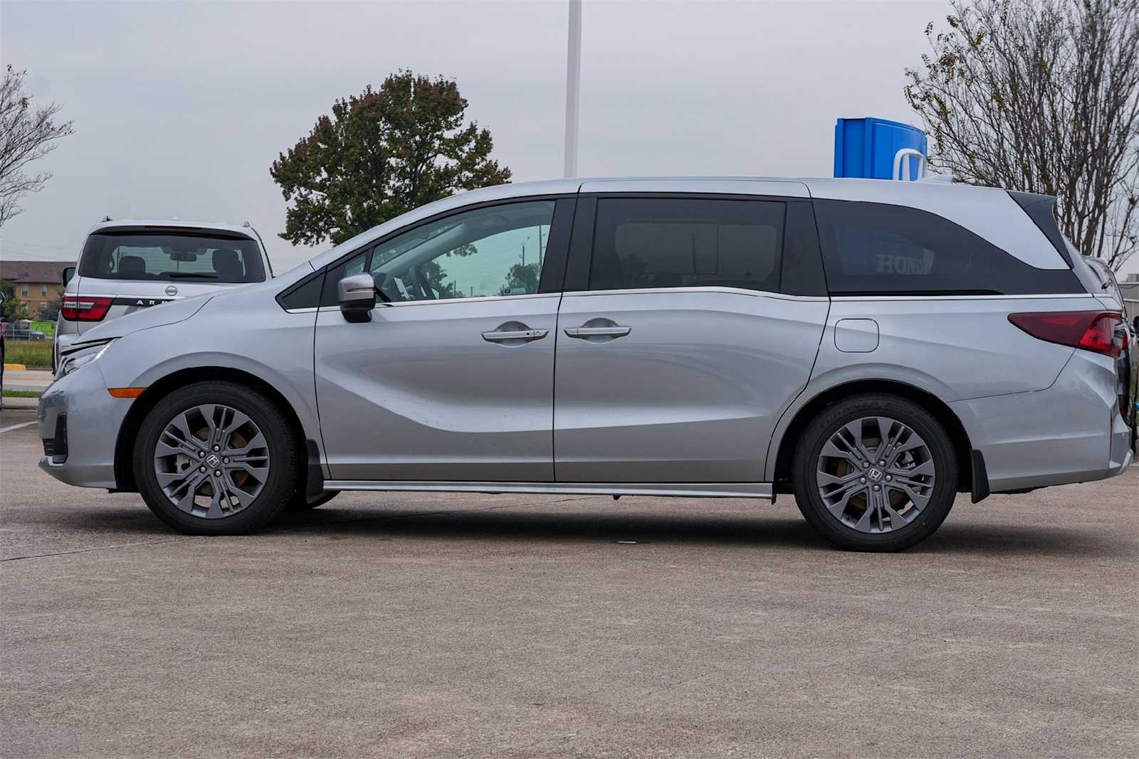 Thumbnail: 2026 Honda Odyssey - 3