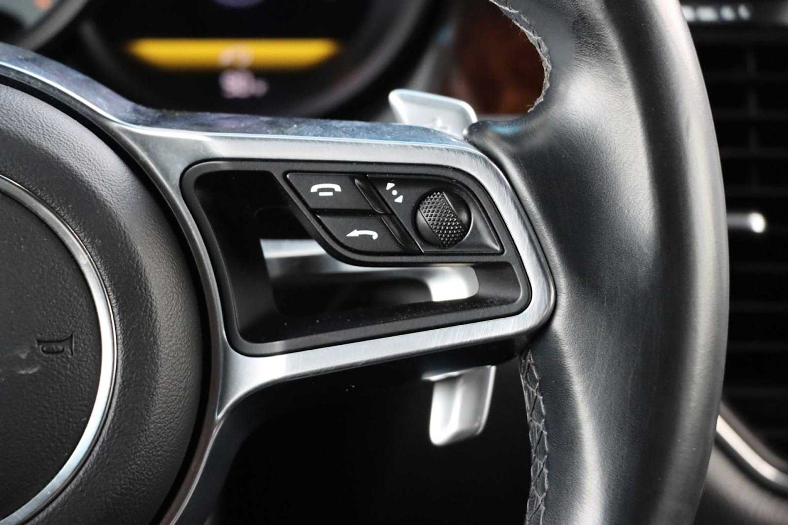 Thumbnail: 2017 Porsche Macan - 22