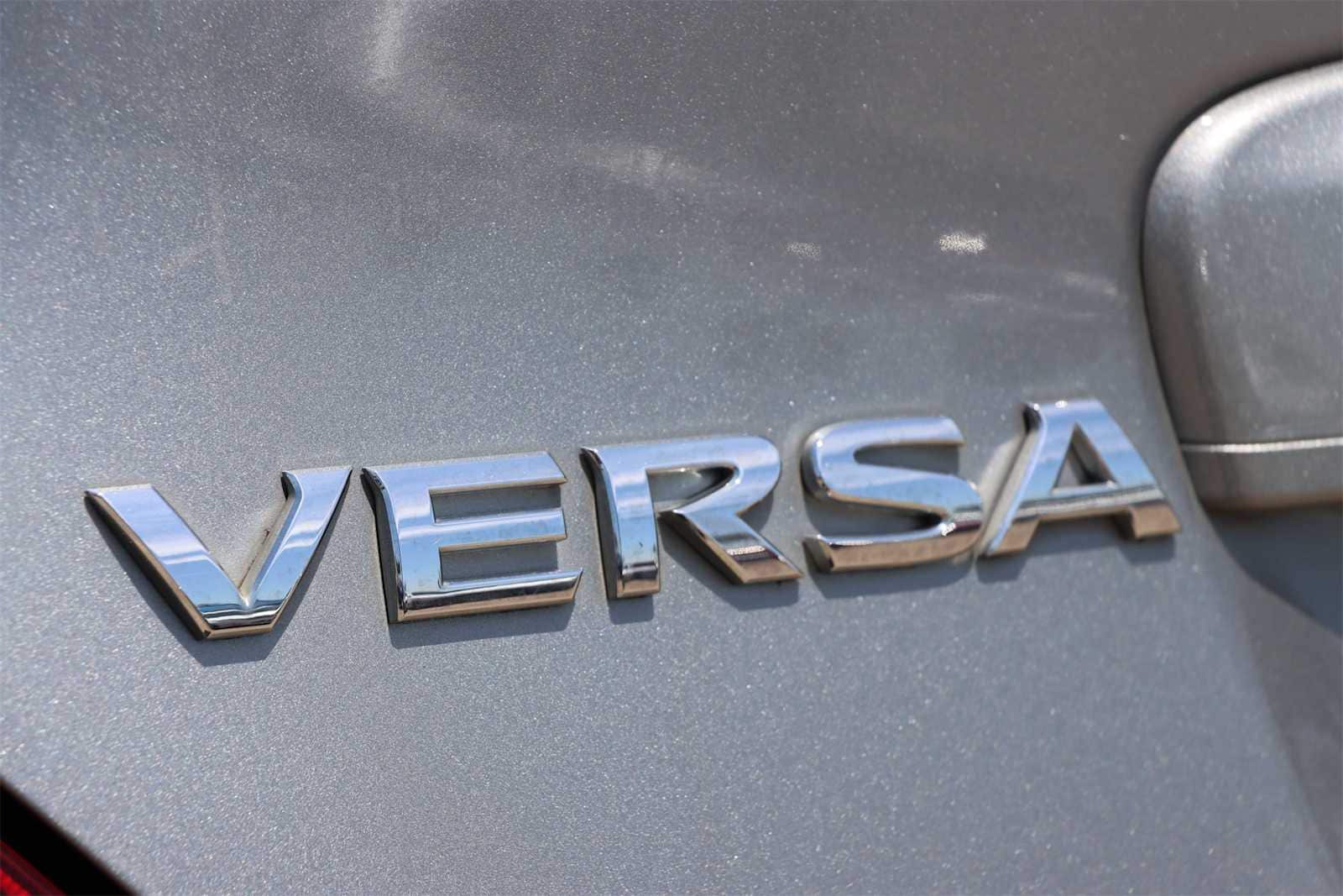 2013 Nissan Versa S 7