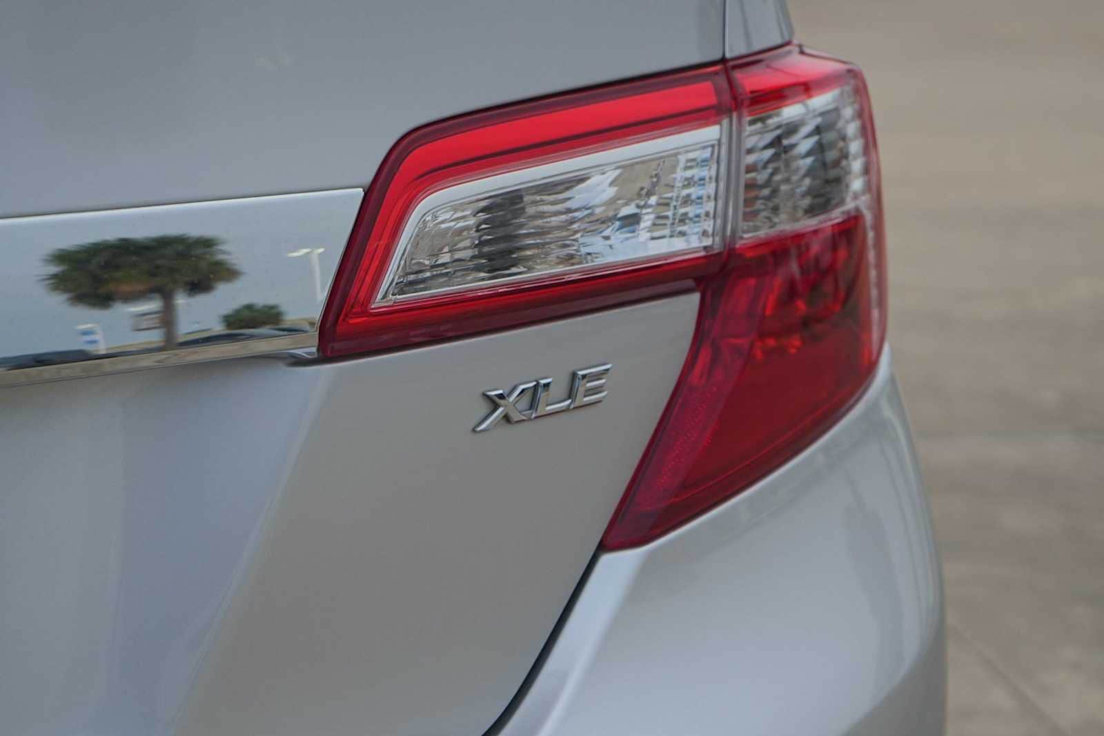 Thumbnail: 2012 Toyota Camry - 8