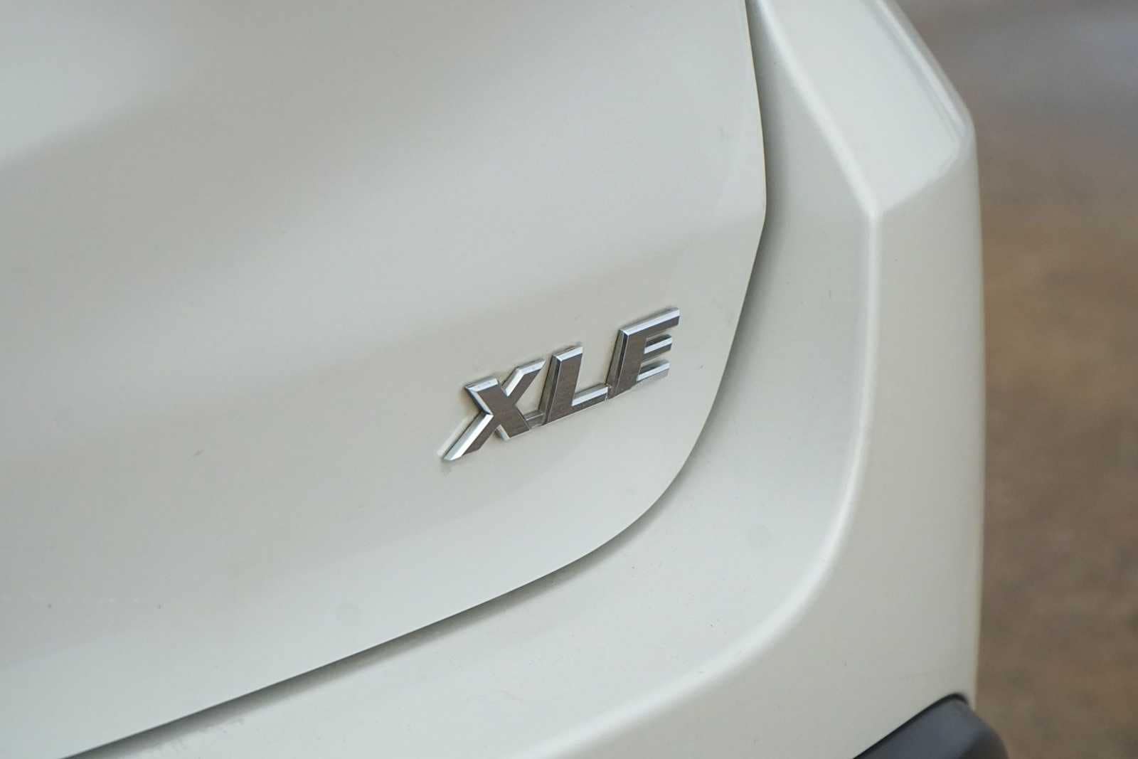 Thumbnail: 2015 Toyota Highlander - 8