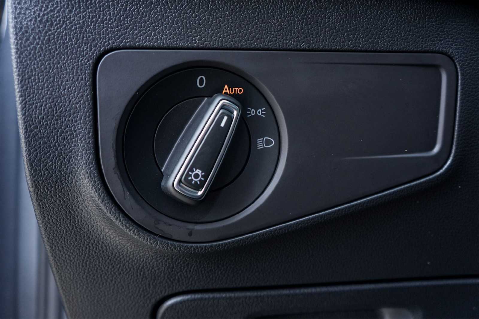 Thumbnail: 2024 Volkswagen Tiguan - 23