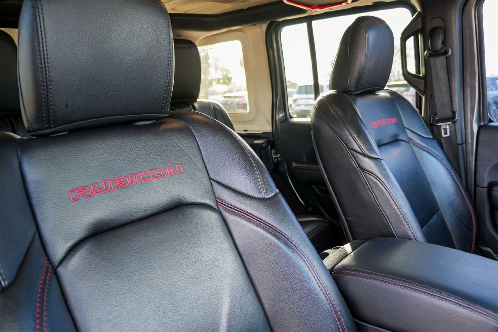 Thumbnail: 2019 Jeep Wrangler - 14