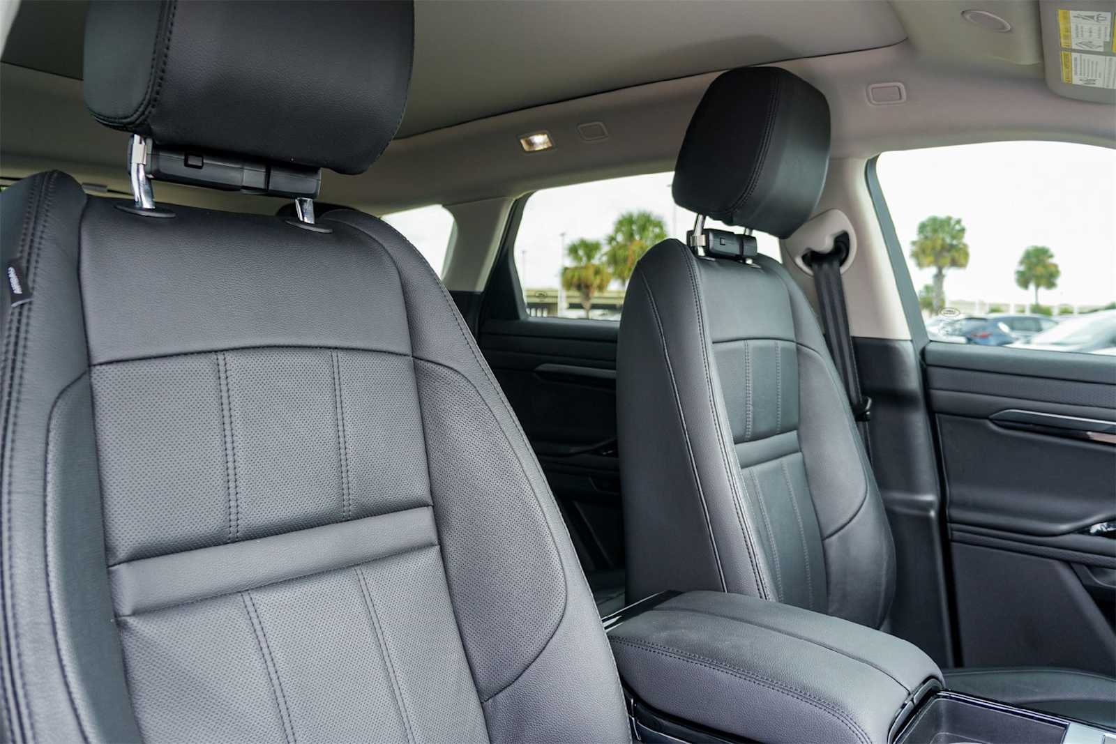 Thumbnail: 2022 Land Rover Range Rover Evoque - 14