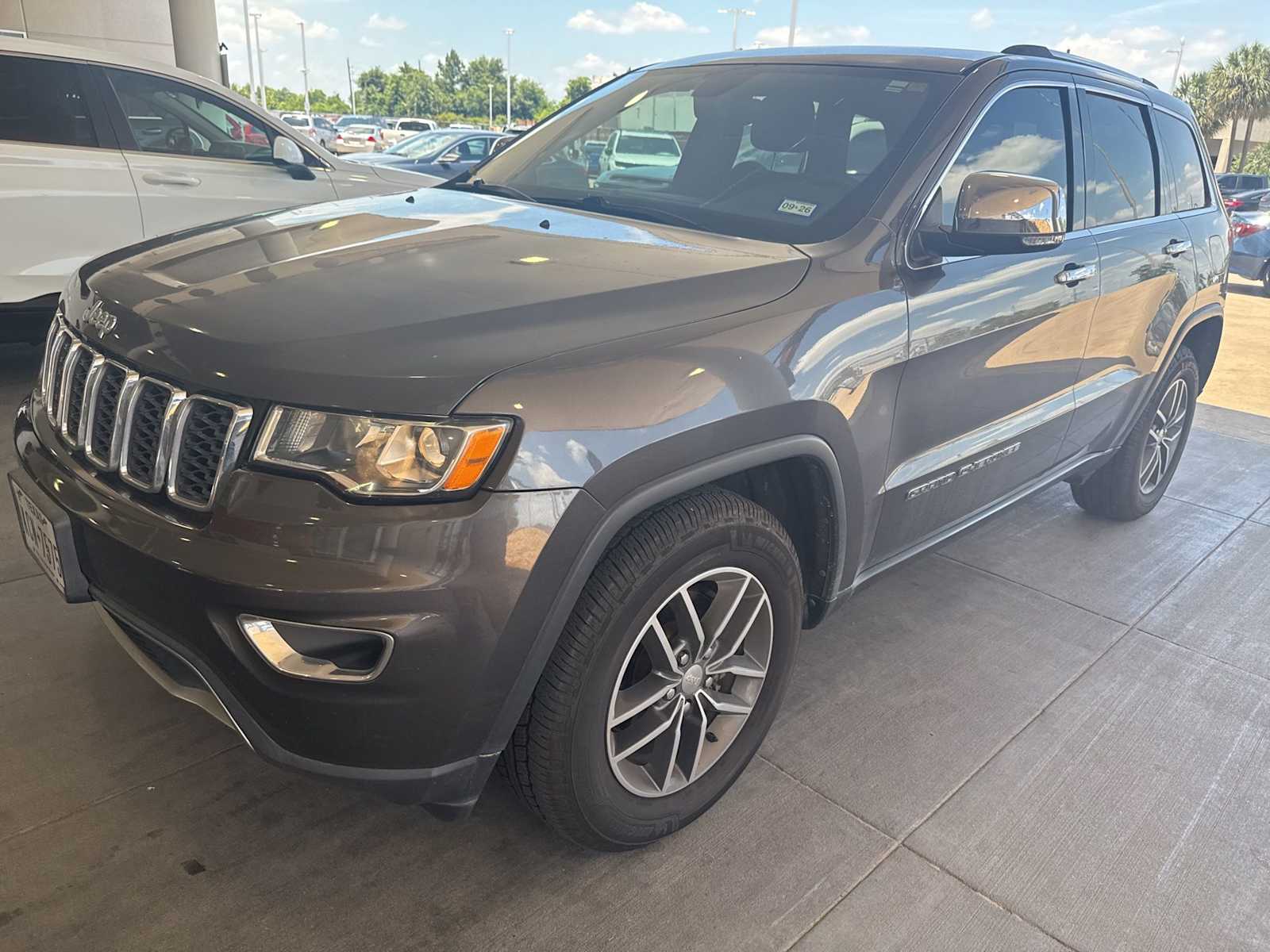2017 Jeep Grand Cherokee Limited's photo