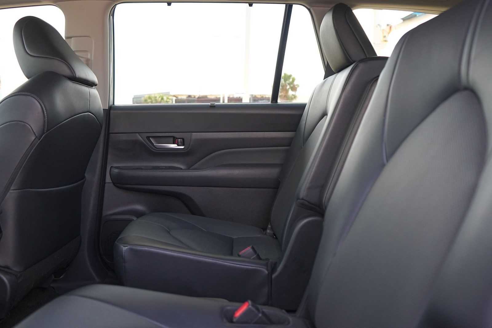 Thumbnail: 2024 Toyota Grand Highlander - 14