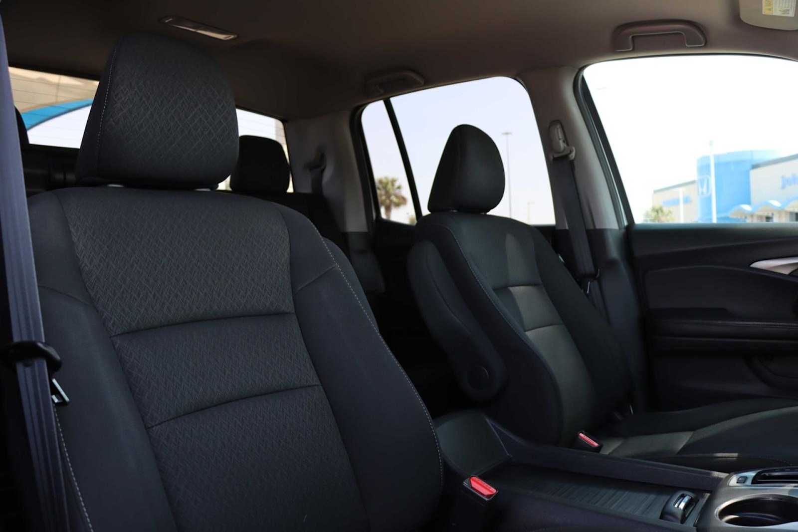 2019 Honda Ridgeline Sport 12