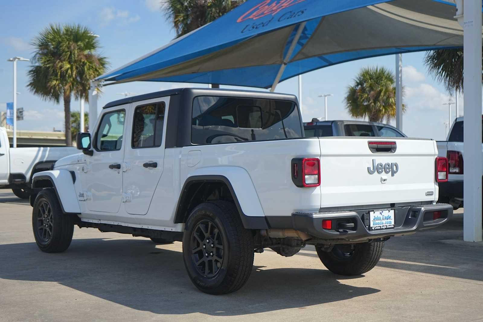 Thumbnail: 2023 Jeep Gladiator - 4