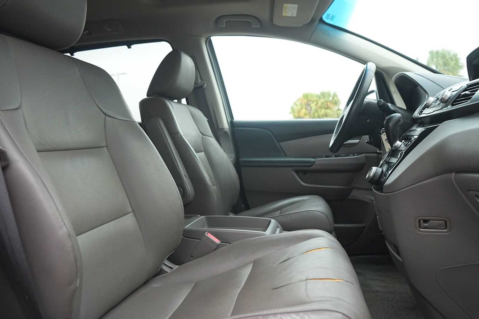 Thumbnail: 2013 Honda Odyssey - 15