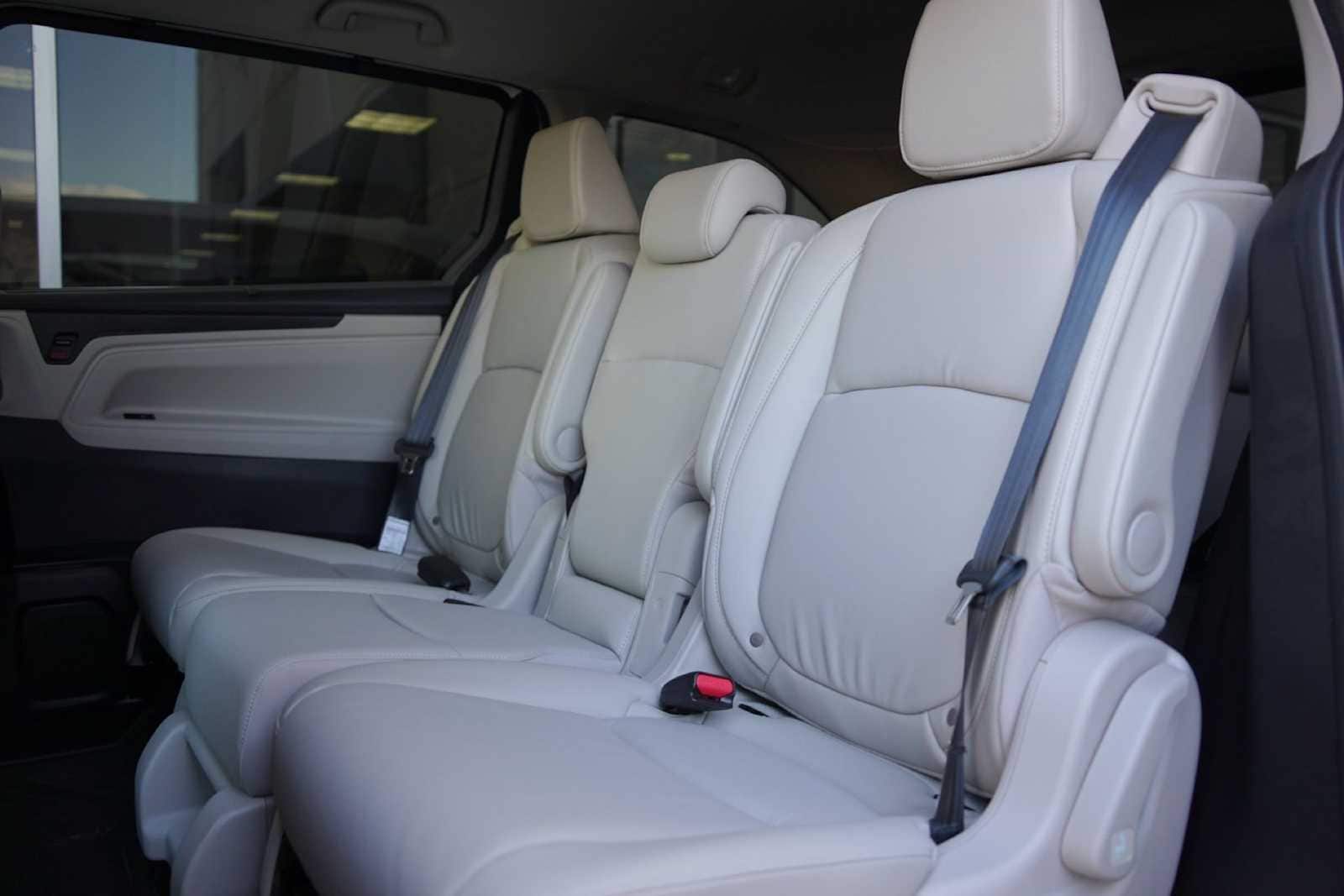 Thumbnail: 2026 Honda Odyssey - 13