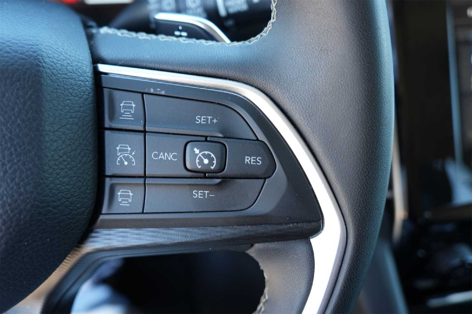 Thumbnail: 2023 Jeep Grand Cherokee - 26