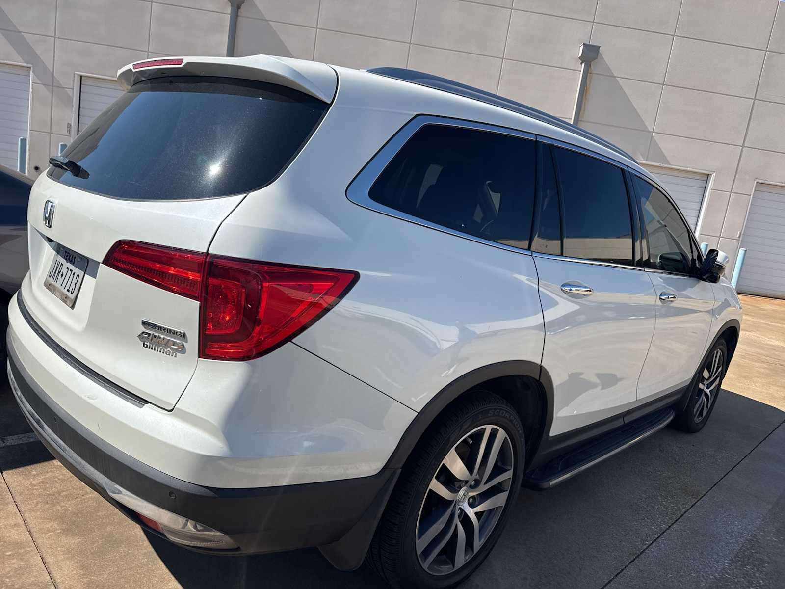 2017 Honda Pilot Touring photo 3