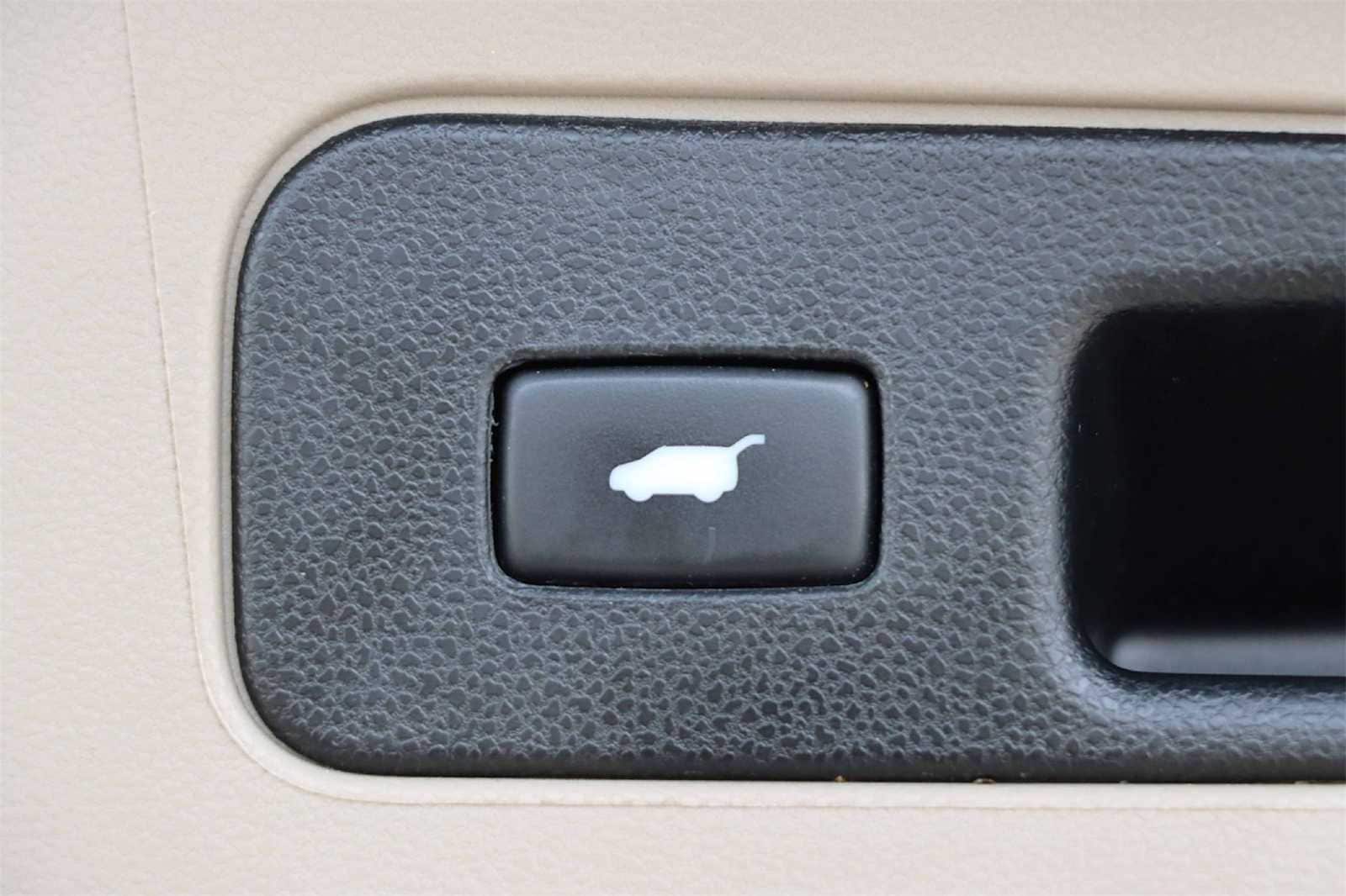 Thumbnail: 2012 Honda Odyssey - 27