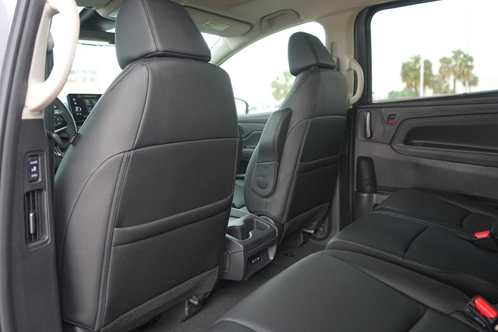 Thumbnail: 2026 Honda Odyssey - 12