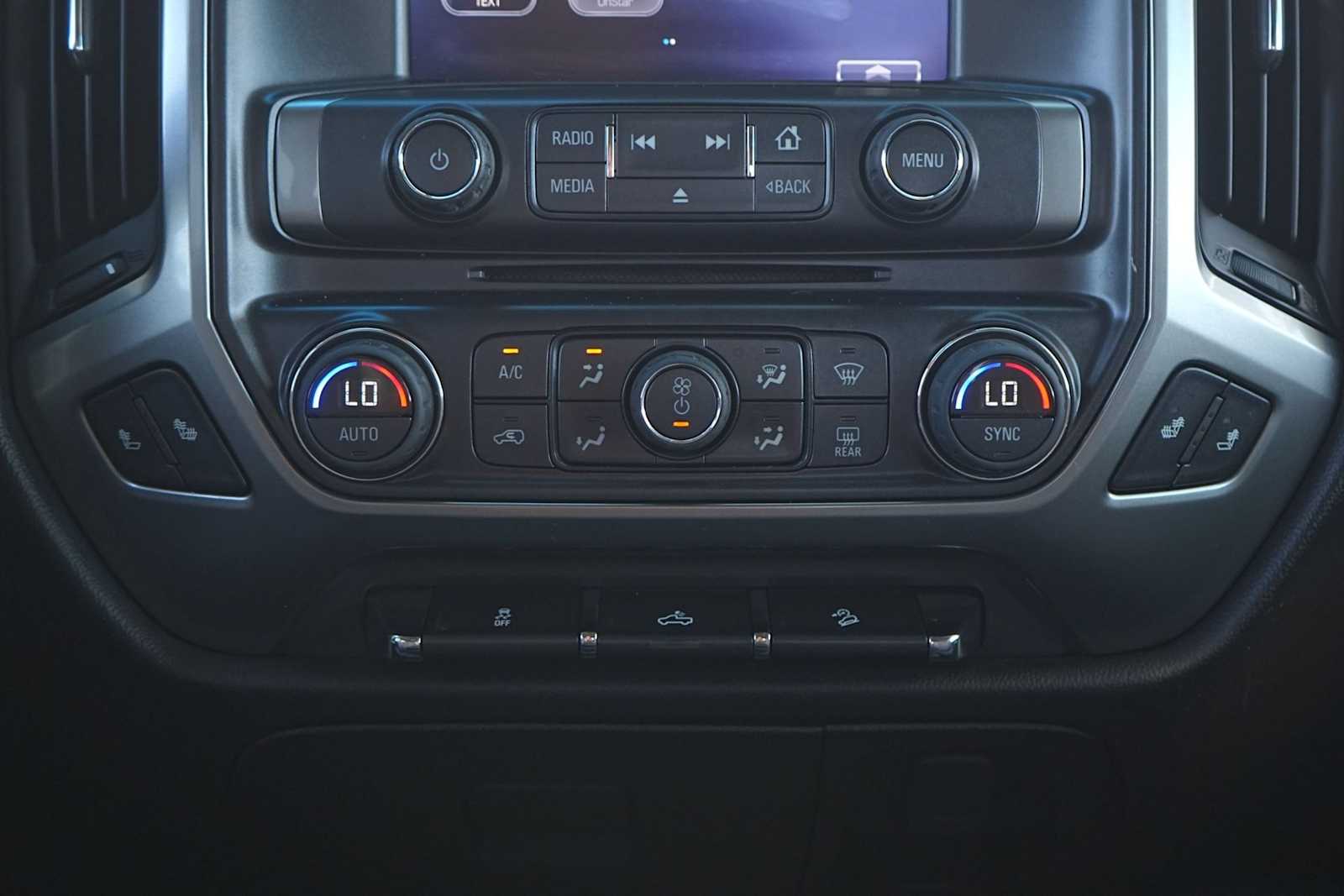 Thumbnail: 2015 Chevrolet Silverado 1500 - 20