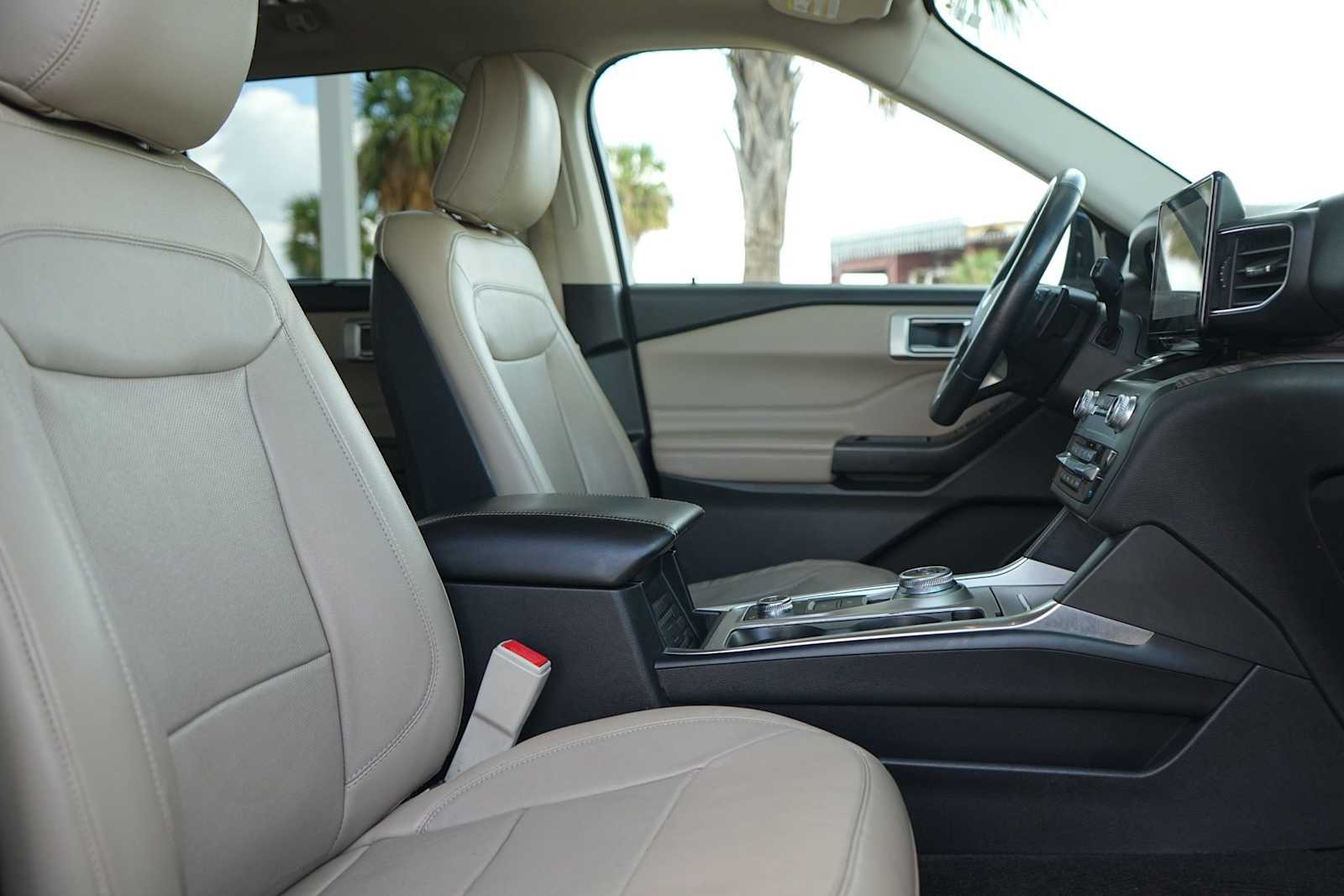 Thumbnail: 2020 Ford Explorer - 15