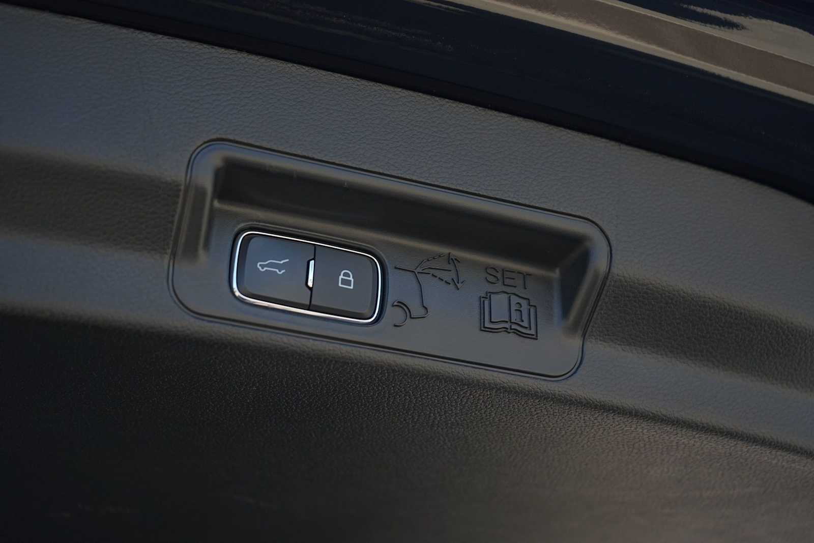 Thumbnail: 2024 Ford Explorer - 26