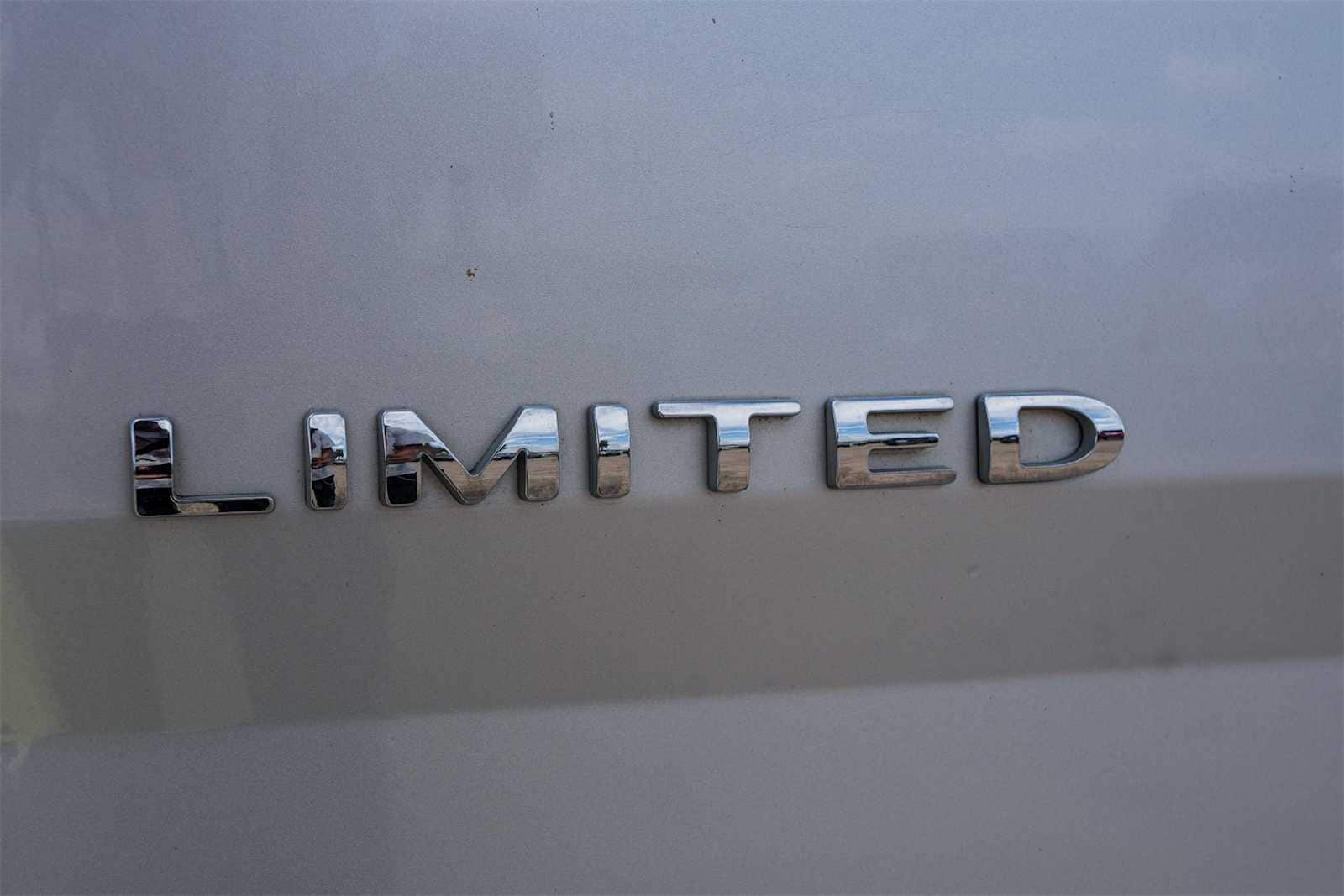 Thumbnail: 2012 Ford Explorer - 7